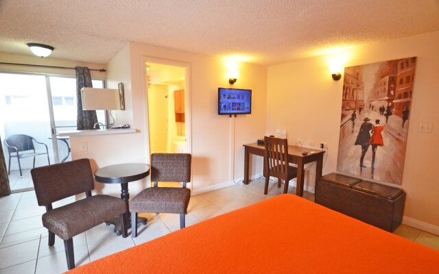 Kuhio Village #603 by RedAwning