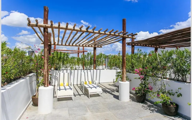 Infinito Penthouse 201 by RedAwning