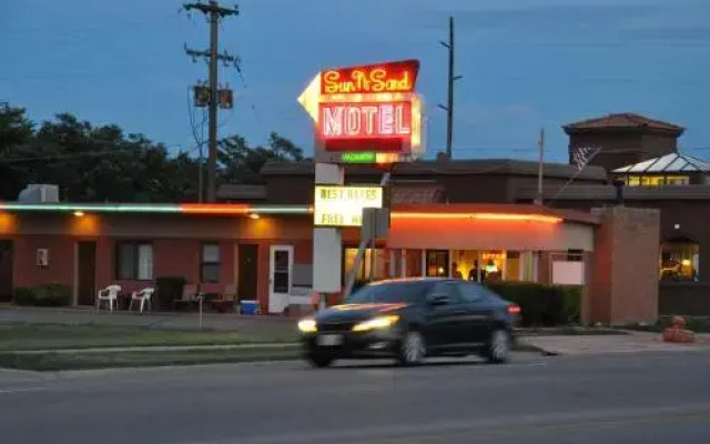 Sun-n-Sands Motel