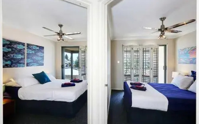 Scarborough Beach Front Resort - Shell Seven