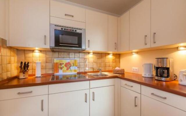 Rantum Dorf - Ferienappartments im Reetdachhaus 2