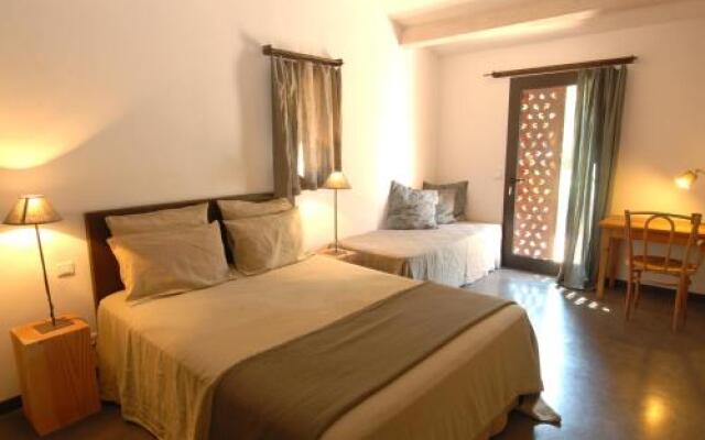 Les Pierres Sauvages