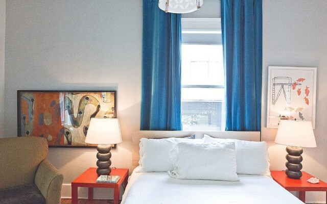 Hip Bungalow - 2 Br Home