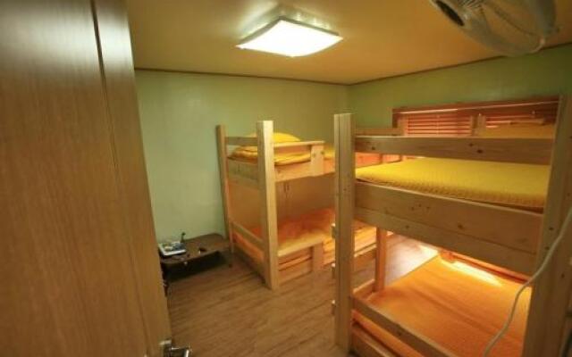 Daljip Guesthouse - Hostel