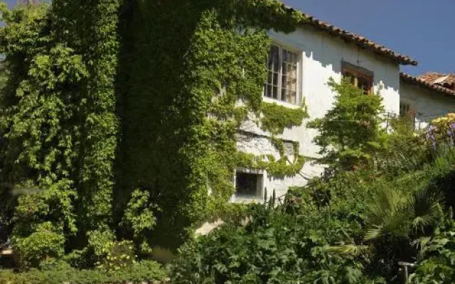 El Cerrillo Bed & Breakfast
