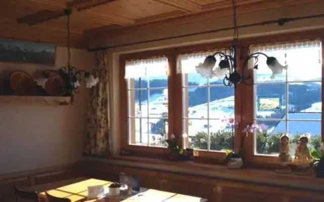 Ferien - & Seminarhotel Chäseren