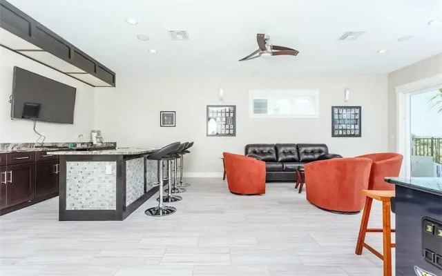 Hawks Cove - Six Bedroom Home