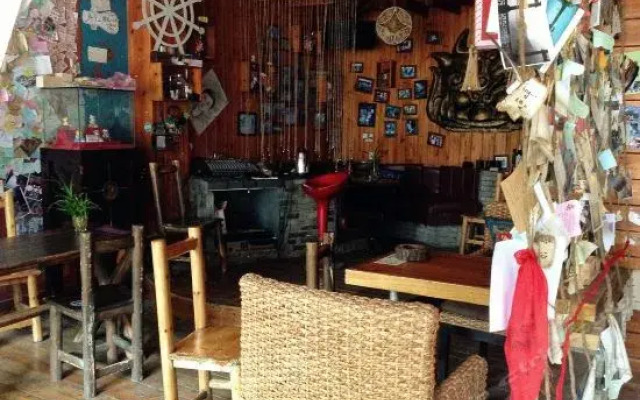 Fenghuang Border International Youth Hostel