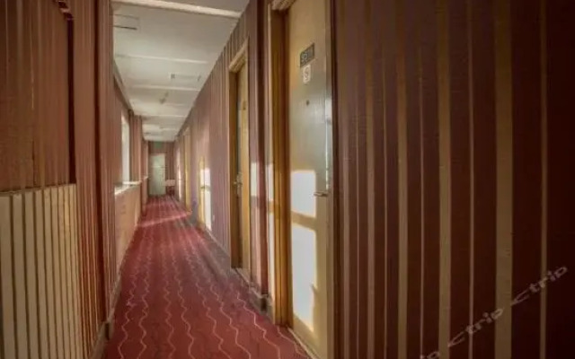 Super 8 by Wyndham Baotou Ming Shi