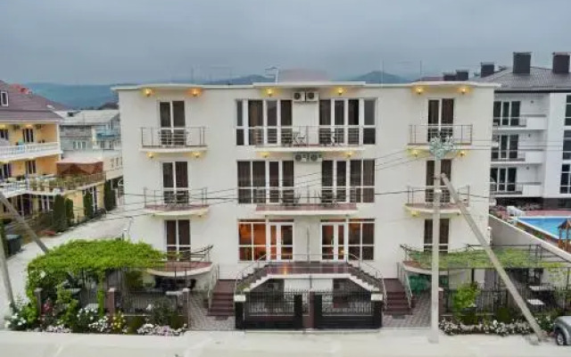 Elektra Guest House