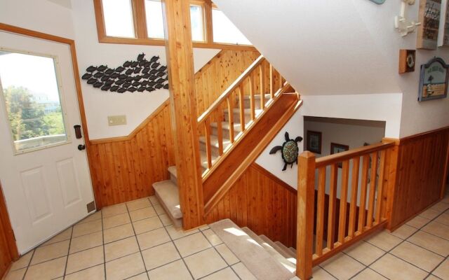 Neptunes Landing - 5 Br Home