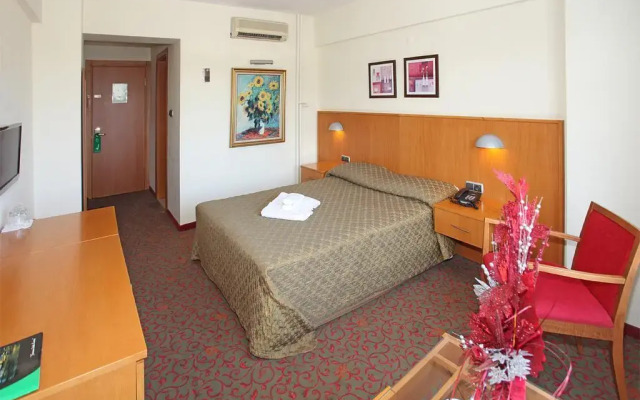 Yafeya Hotel
