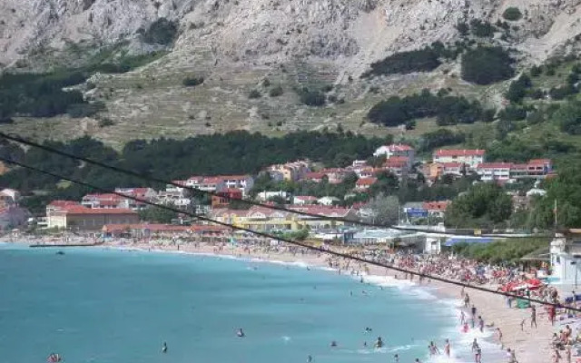 Vis a Vis Apartments