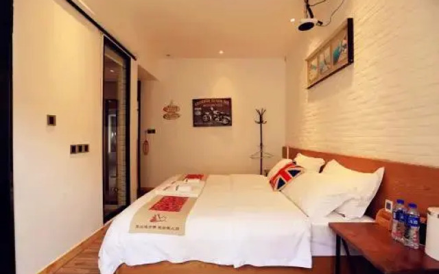 JiaoChangWei Maan CoCo Travelling With Hotel
