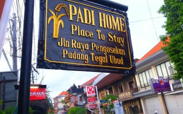Padi-Padi Hostel & Bar