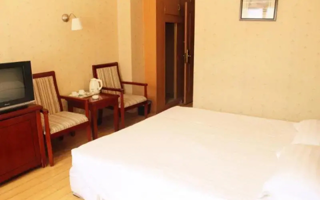 Rongbao Hotel