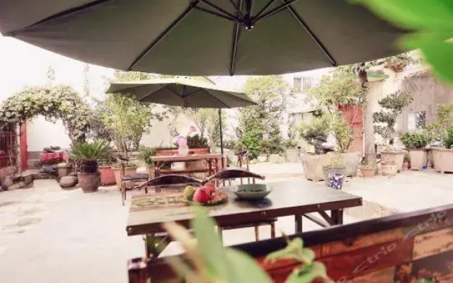 Xizhou Walk Hostel
