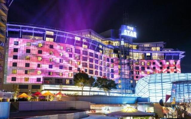 Luxury 2 bed, short walk Sydney Convention Centre