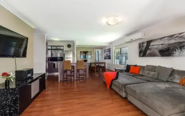 Marcoola House, Pet Friendly, Sunshine Coast