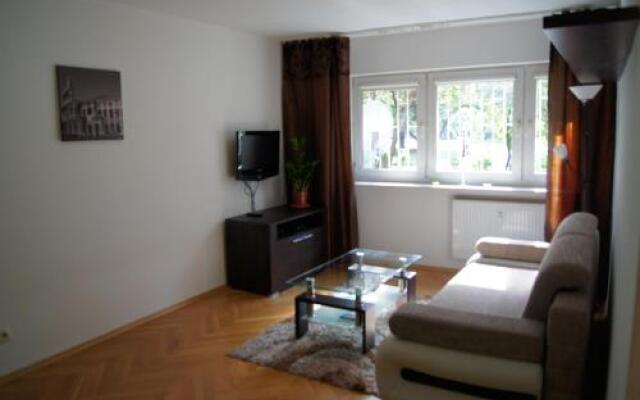 Chmielna by Rental Apartments