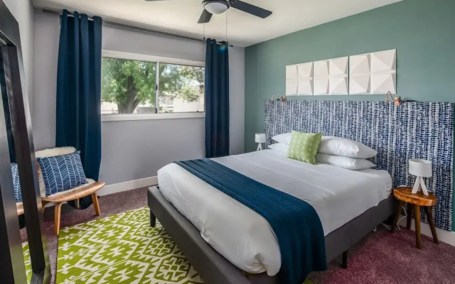 Modern 3BR With Pool Near Old Town by WanderJaunt