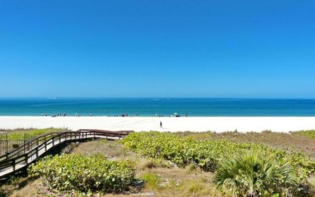 Som 813 - Somerset 2 Bedroom Condo by Redawning