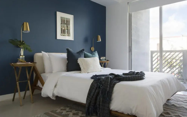 Playful Little Havana Suites by Sonder