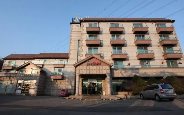 WeolmoonJes Hotel