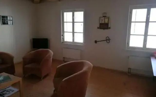 Guest House Karaimu 13