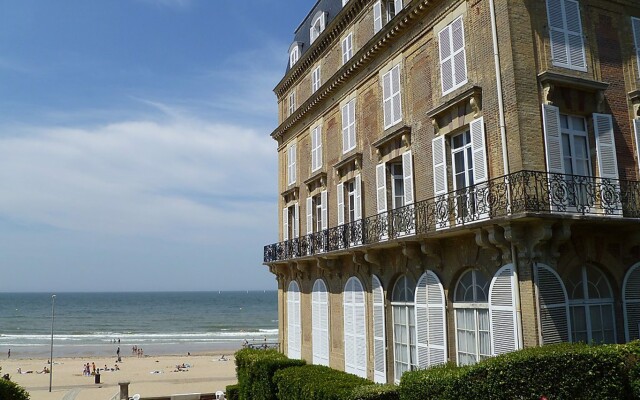 Les Roches Noires - INH 30994