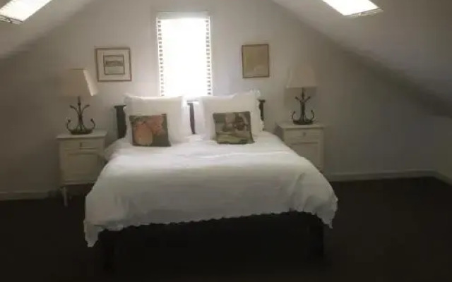 Cottage At 95a
