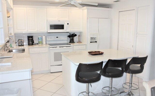 Jamaica Royale 406 - 2 Br Condo