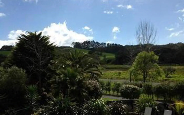Tawharanui Lodge