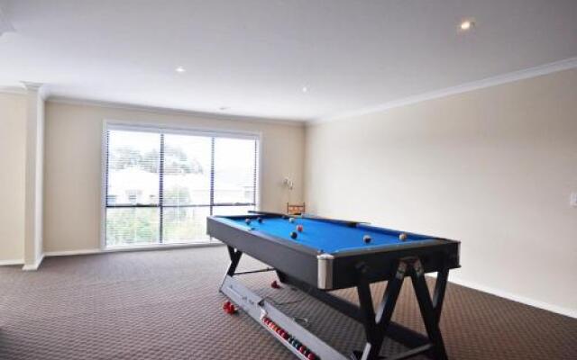 Poolside Oasis - Free Wifi