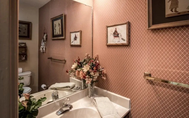 103 Wb - 2 Br townhouse by RedAwning