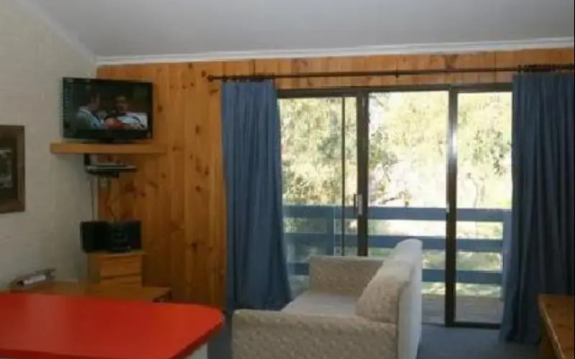 Alpha Centauri 8 - Budget Jindabyne Holiday Apartment