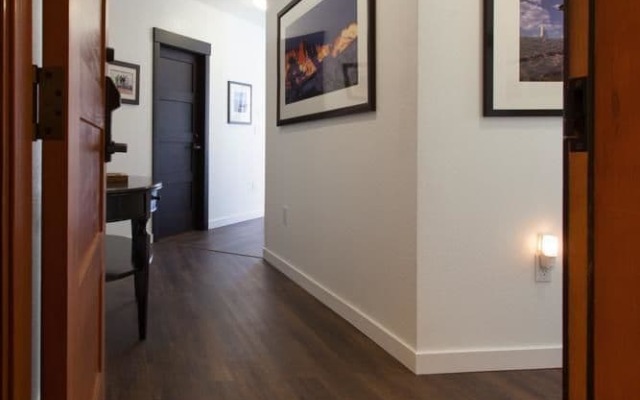 Village 2230 White Mountain Lodge