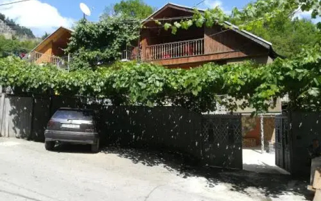 Tolo,s guest house