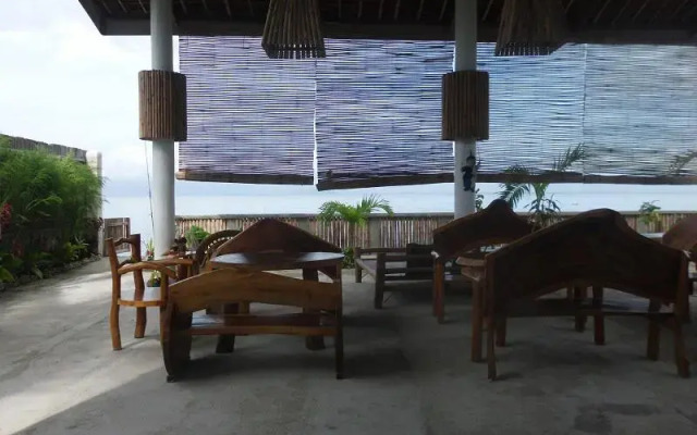Ginatilan Beach Resort - Sunset Beach