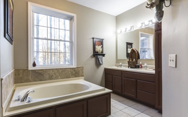 Private Nashville Paradise by RedAwning