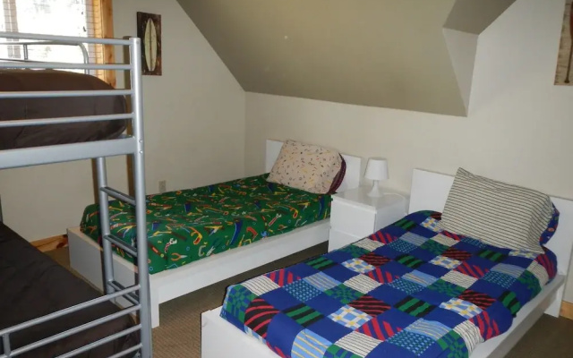 Heart of Truckee - 4 Br Home