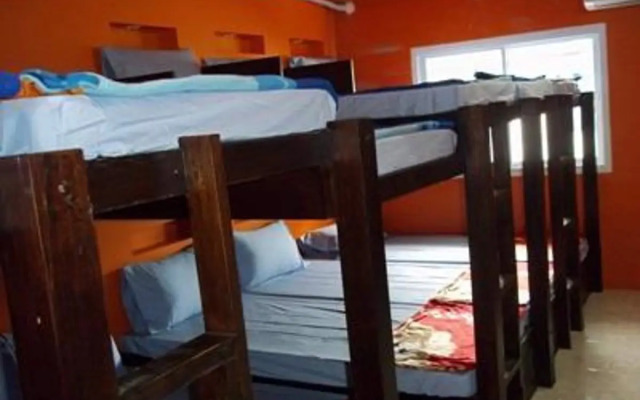 Bed 'n' Bar Hostel