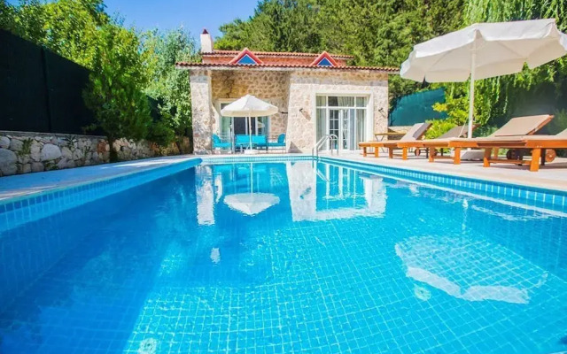 Villa Kaputas 1 by Akdenizvillam