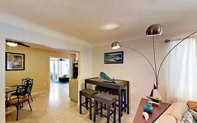 2275 Hawthorne Street Home