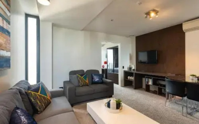 Stylish Two Bedroom Apartment With A View