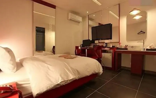 IMT 2 Hotel Wolgot
