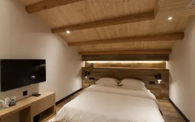 Xihu Congcongnanian Boutique Inn