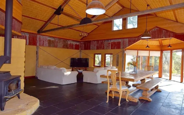 The Last Straw - Luxury Straw Bale House