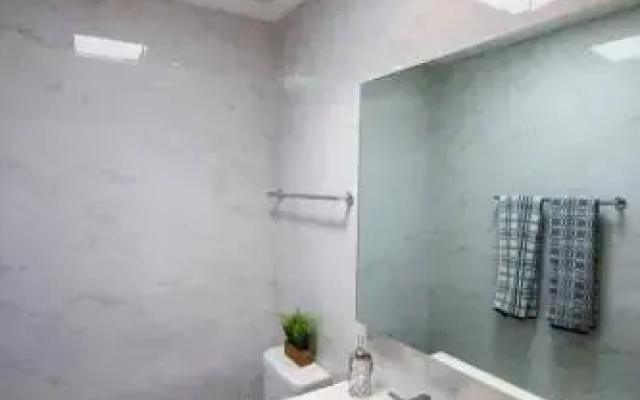 Bright 2BR near Old Town (#6) by WanderJaunt