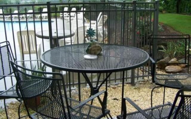 Gatlinburg Chateau Condo #106 by RedAwning